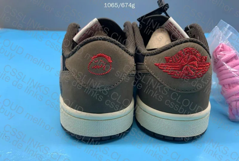 Air Jordan 1 Low Mocha 9
