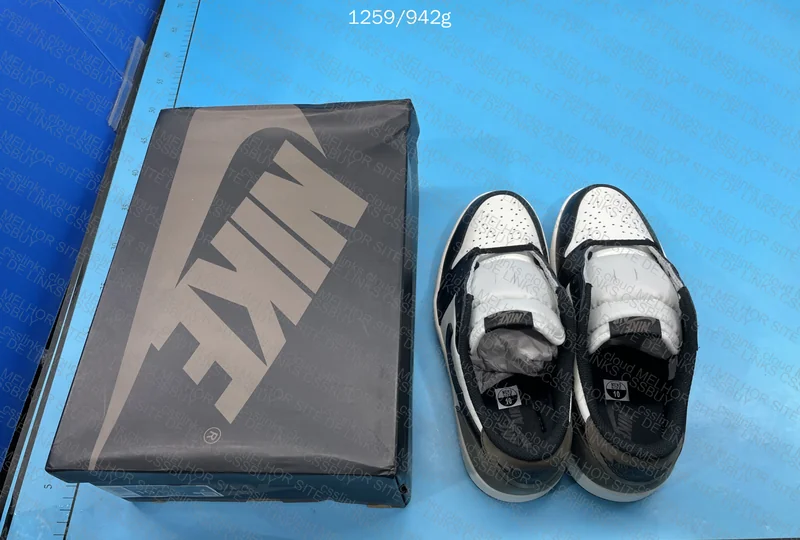 Air Jordan 1 Low Mocha