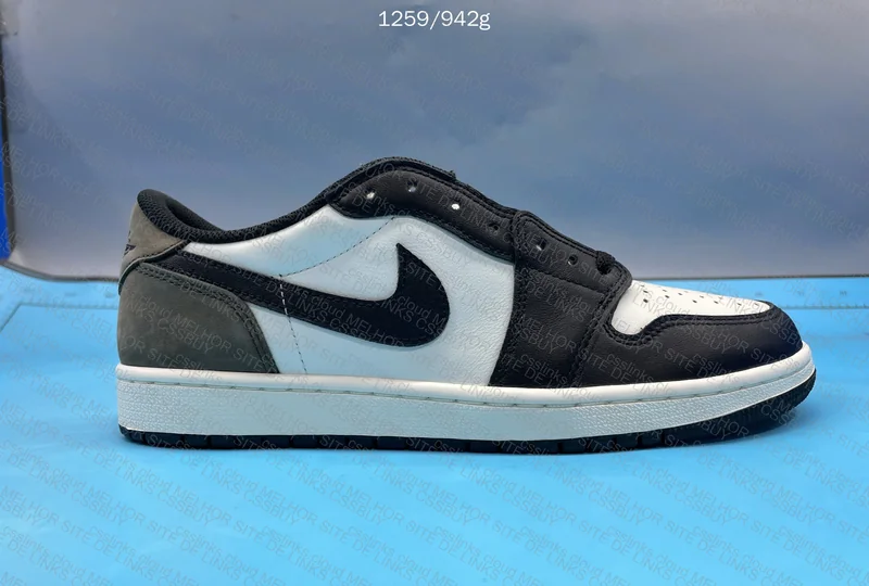 Air Jordan 1 Low Mocha 5