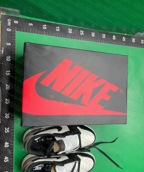 air jordan 1 low mocha 4