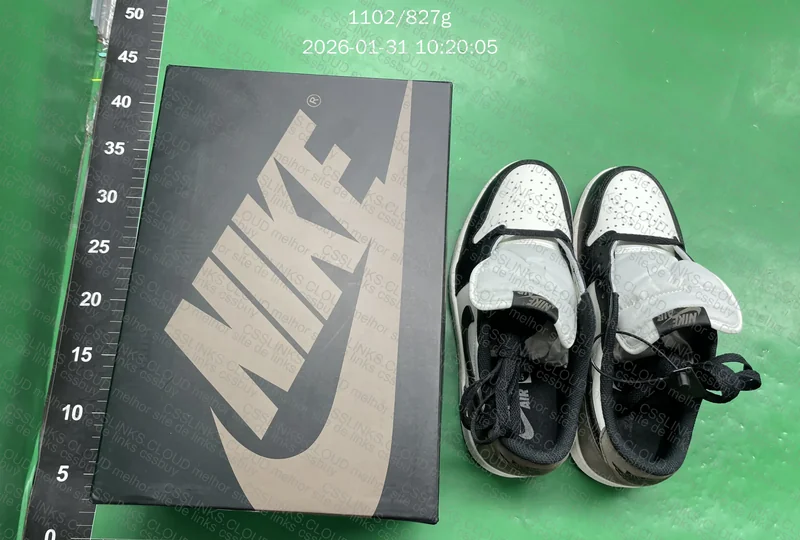 Air Jordan 1 Low Mocha