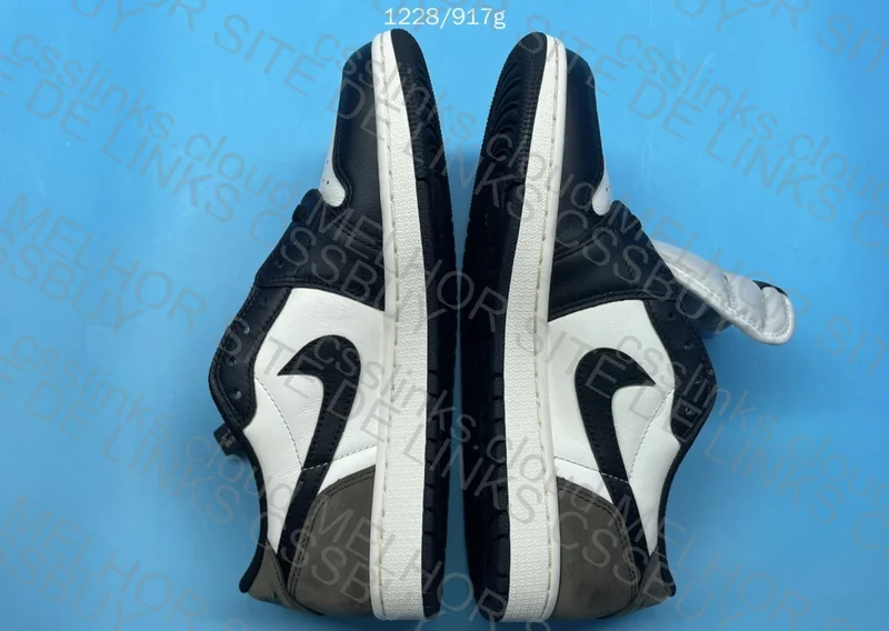 Air Jordan 1 Low Mocha OG 4