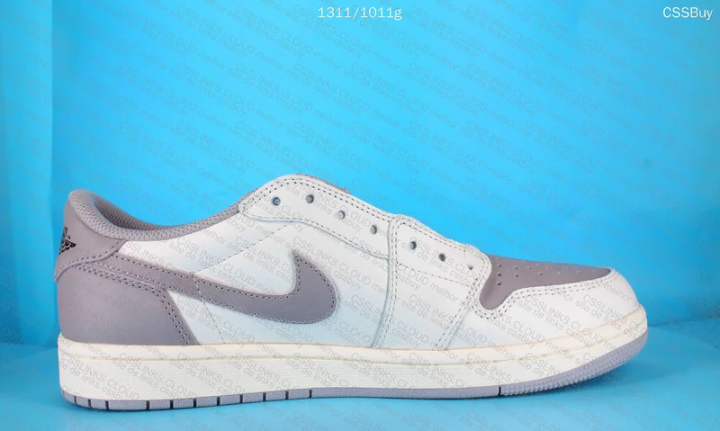 Air Jordan 1 Low OG 4