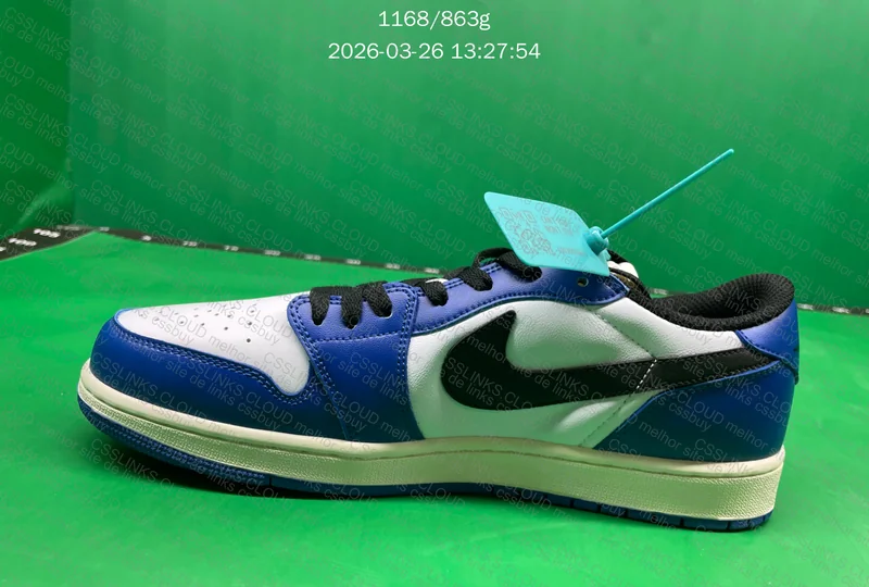 Air Jordan 1 Low OG Game Royal 3
