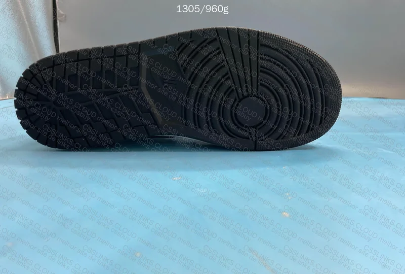 Air Jordan 1 Low OG Mocha 5