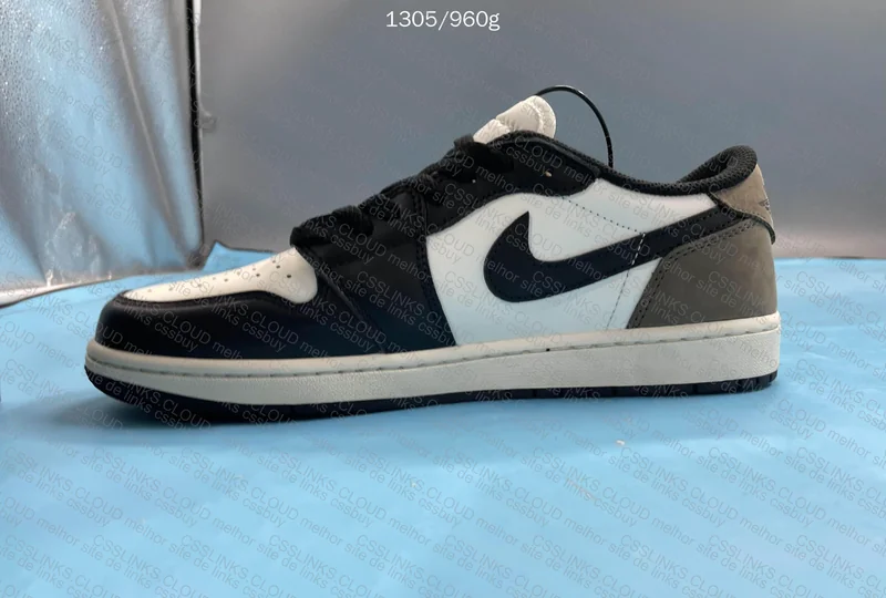 Air Jordan 1 Low OG Mocha 6