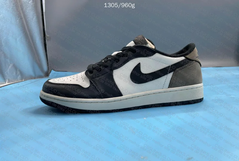 Air Jordan 1 Low OG Mocha 7