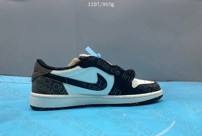 Air Jordan 1 Low OG Mocha 7