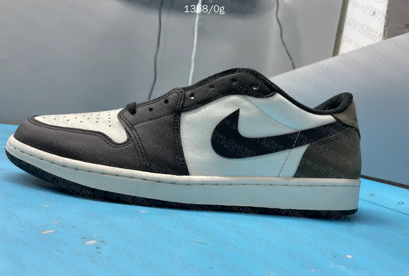 Air Jordan 1 Low OG Mocha 2