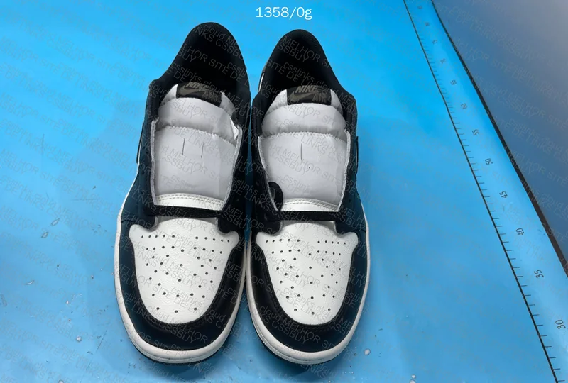 Air Jordan 1 Low OG Mocha 4
