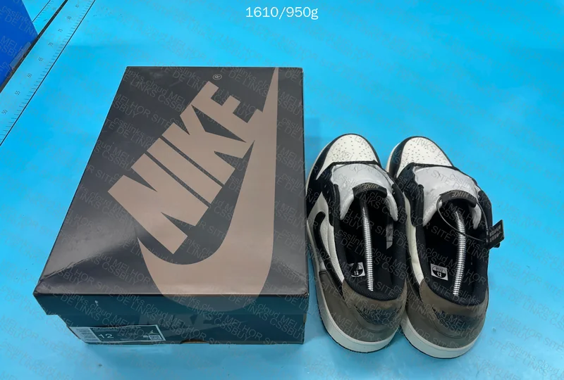 Air Jordan 1 Low OG Mocha - LJR 3