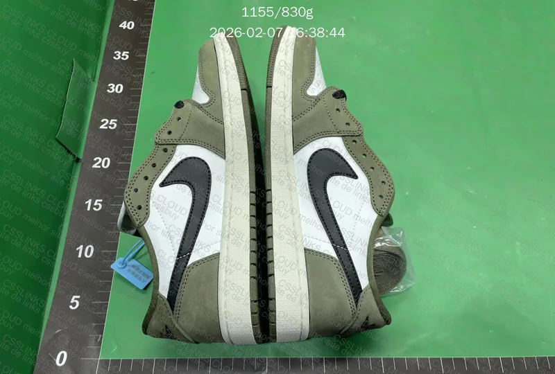 Air Jordan 1 low Olive 3