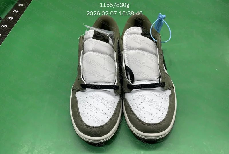 Air Jordan 1 low Olive 4
