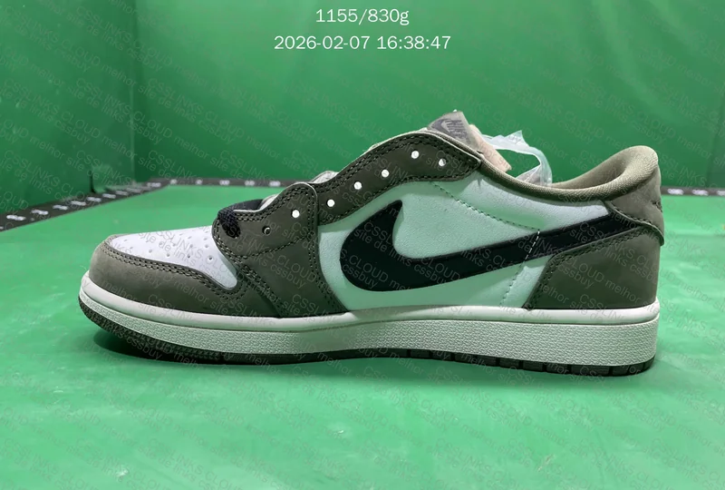 Air Jordan 1 low Olive 7