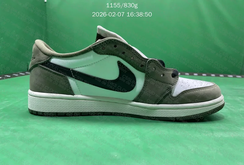 Air Jordan 1 low Olive 9
