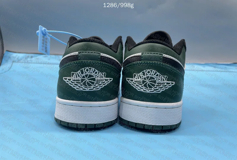 Air Jordan 1 Low / OVO 2
