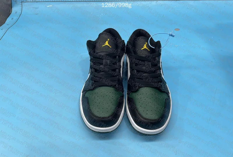 Air Jordan 1 Low / OVO 3