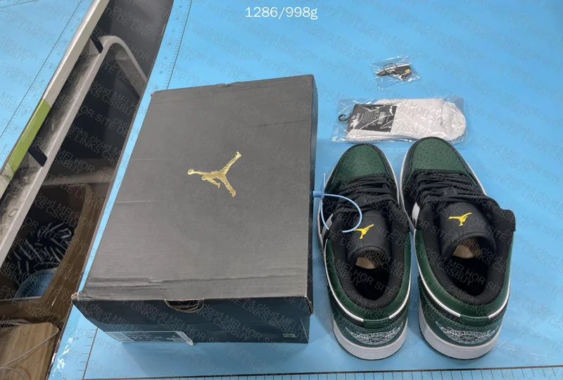 Air Jordan 1 Low / OVO 7
