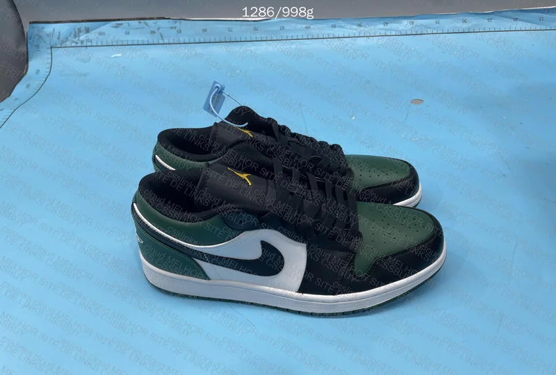 Air Jordan 1 Low / OVO 8