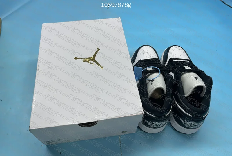 Air Jordan 1 Low Panda