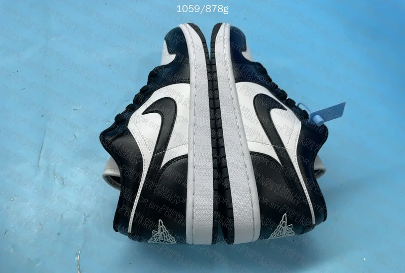 Air Jordan 1 Low Panda 7