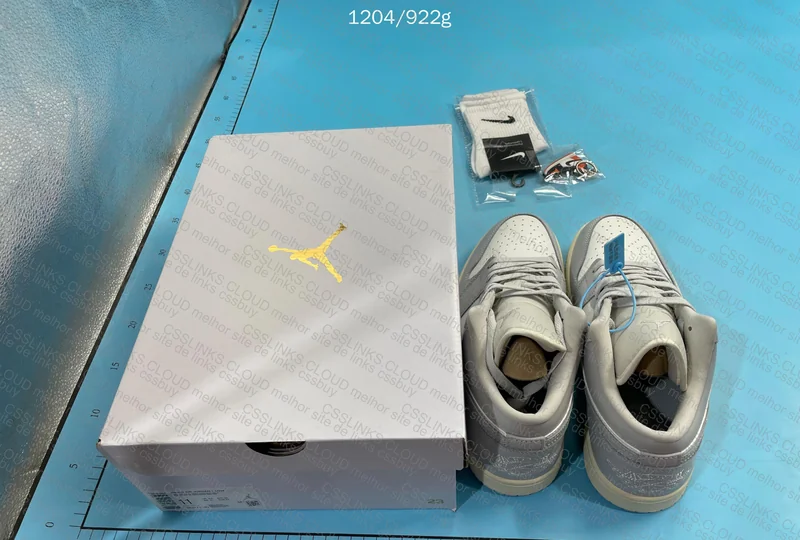 Air Jordan 1 Low, First Purchase Help Please 5