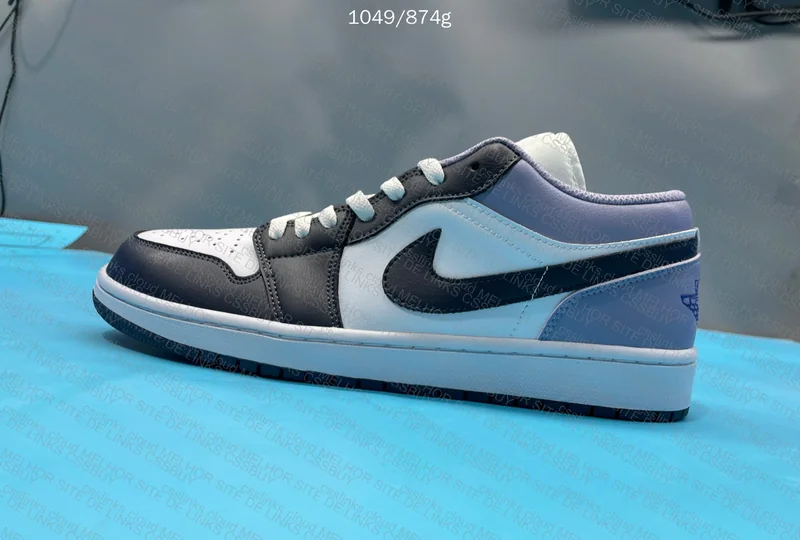 Air Jordan 1 Low 'Purple White' 3