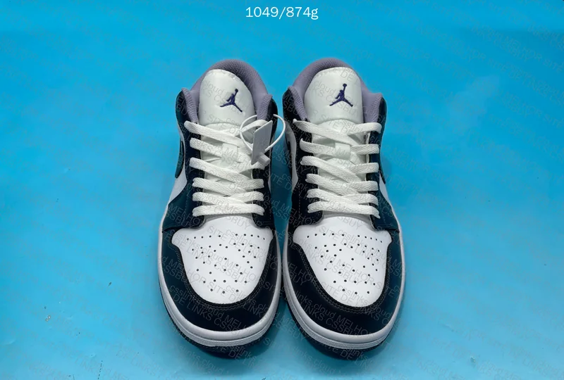 Air Jordan 1 Low 'Purple White' 4