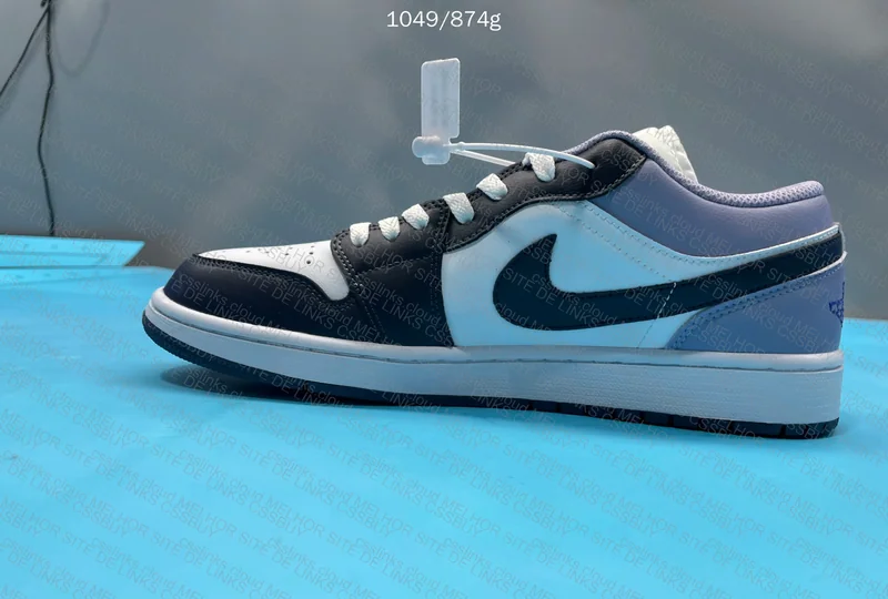 Air Jordan 1 Low 'Purple White' 7