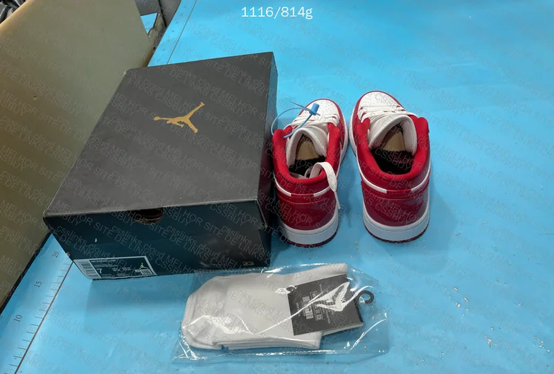 Air Jordan 1 Low Red White 9