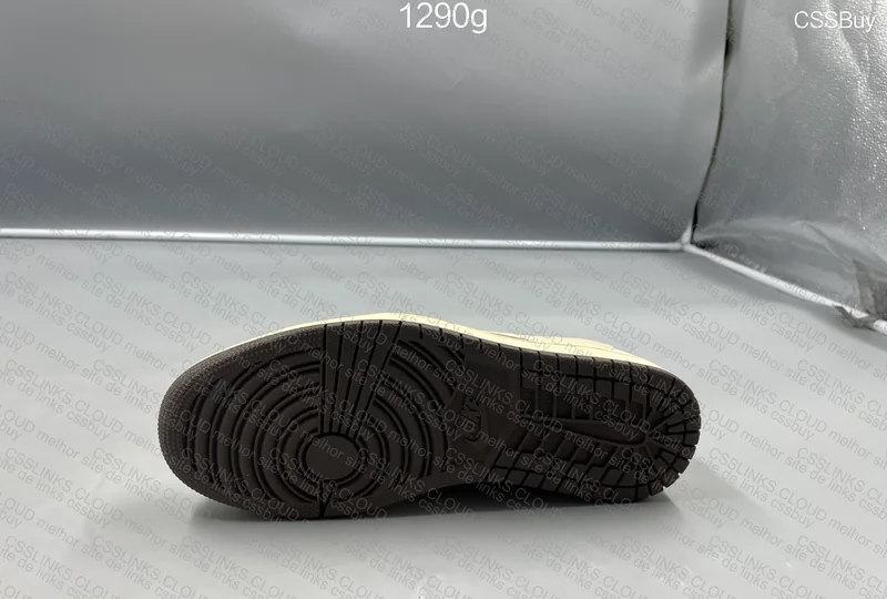 Air Jordan 1 Low Reverse Mocha 7