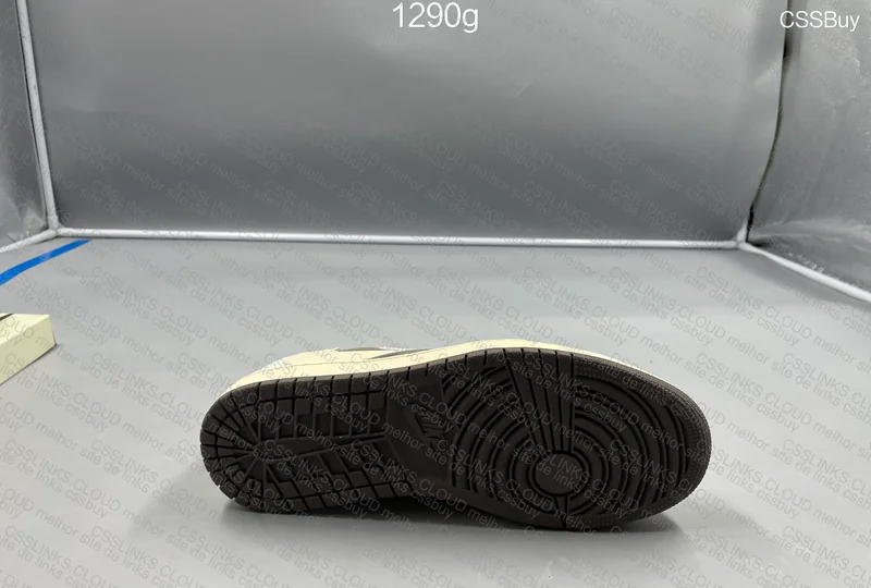 Air Jordan 1 Low Reverse Mocha 8