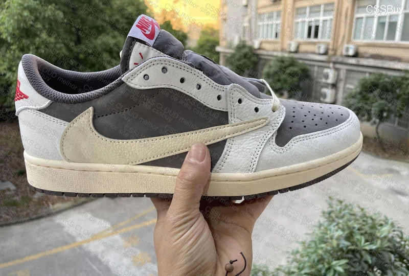 Air Jordan 1 Low Reverse Mocha