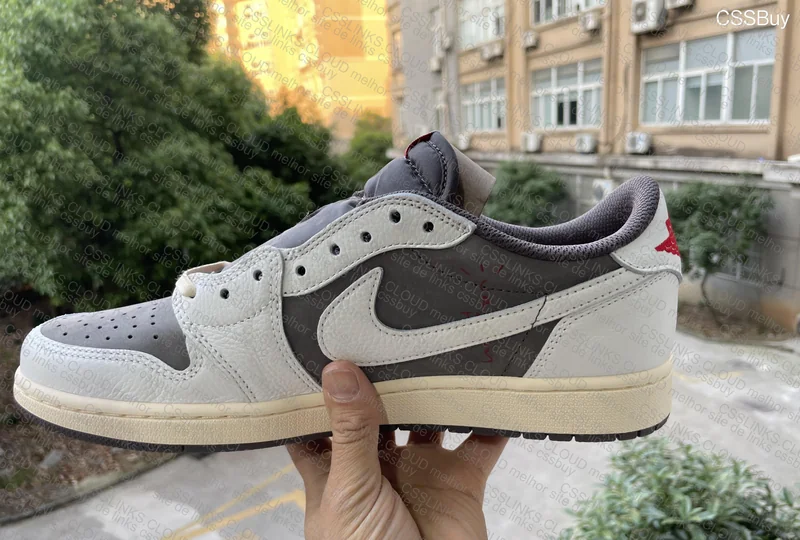 Air Jordan 1 Low Reverse Mocha 3