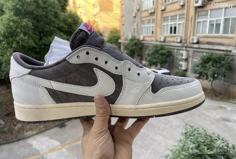 Air Jordan 1 Low Reverse Mocha 4