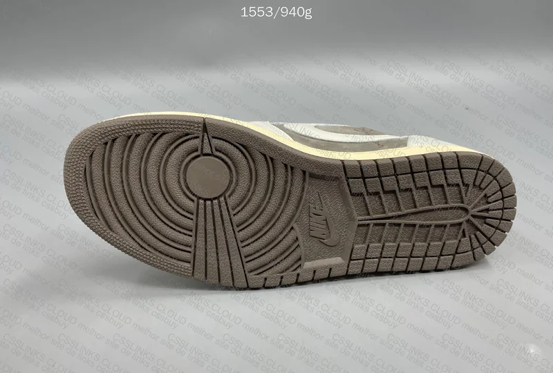 Air Jordan 1 Low Reverse Mocha 6