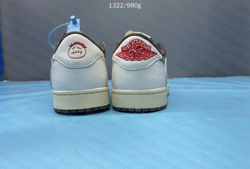 Air Jordan 1 Low Reverse Mocha DT