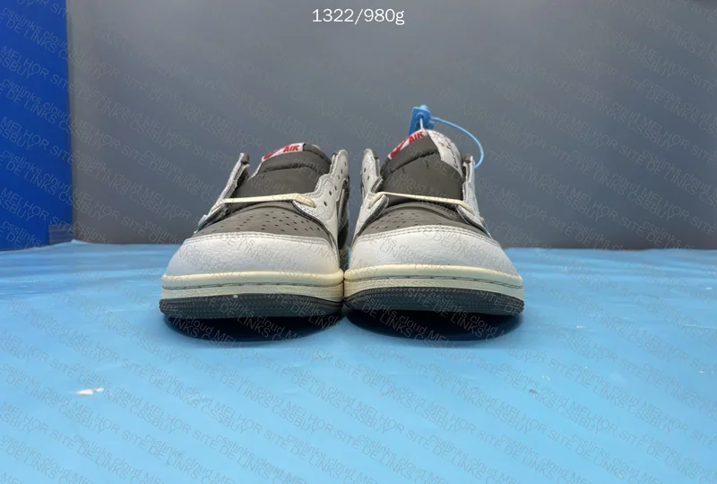 Air Jordan 1 Low Reverse Mocha DT 9