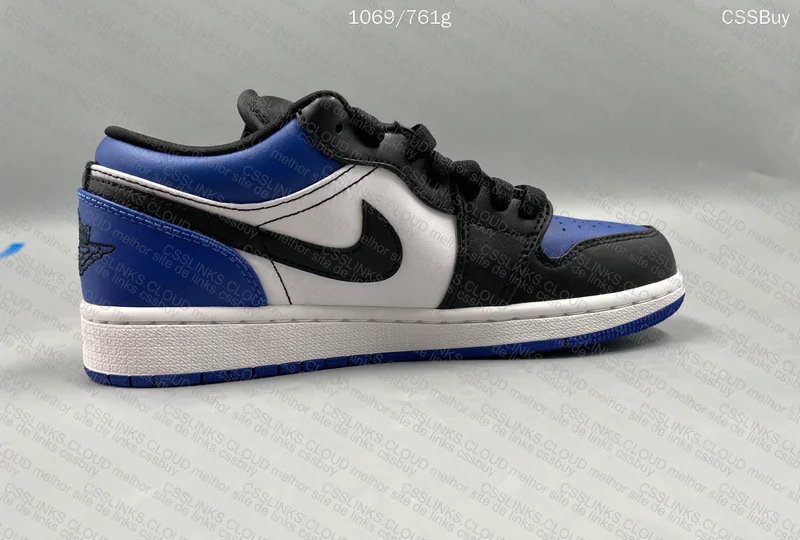 Air Jordan 1 Low Royal Toe 4