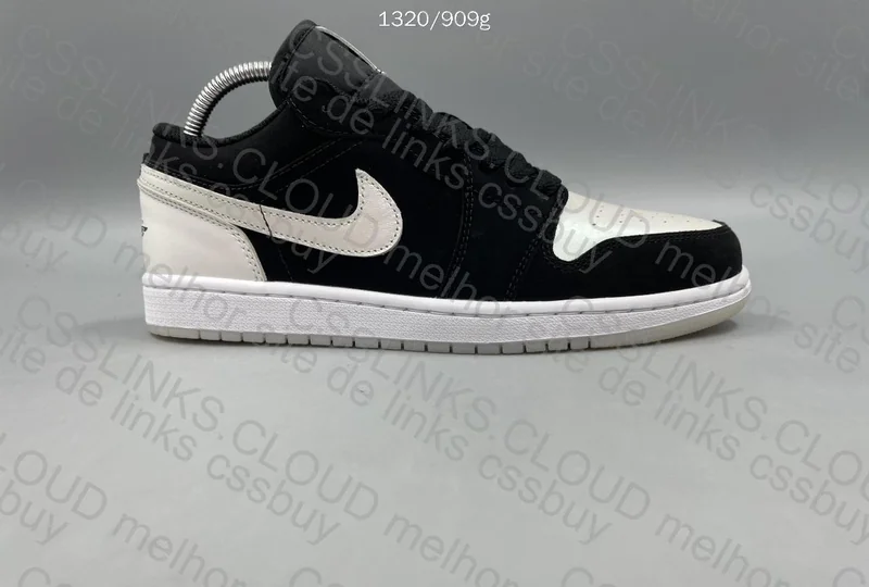 Air Jordan 1 Low SE 4