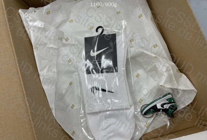 Air Jordan 1 Low SE 10