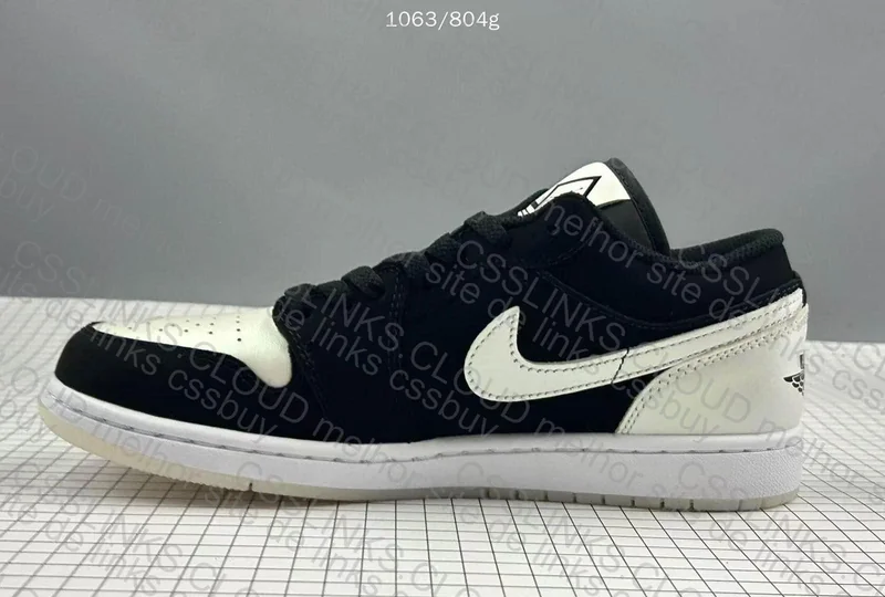 Air Jordan 1 Low SE 3