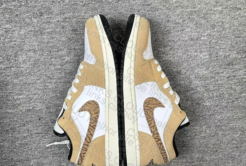 Air Jordan 1 Low SE 5
