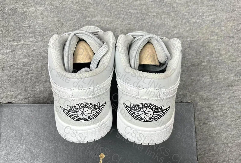 Air Jordan 1 Low SE 2