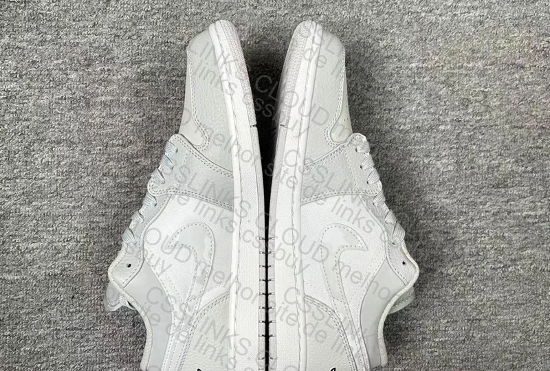 Air Jordan 1 Low SE 5