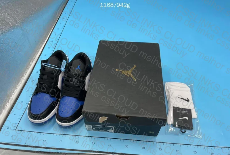 Air Jordan 1 Low SE