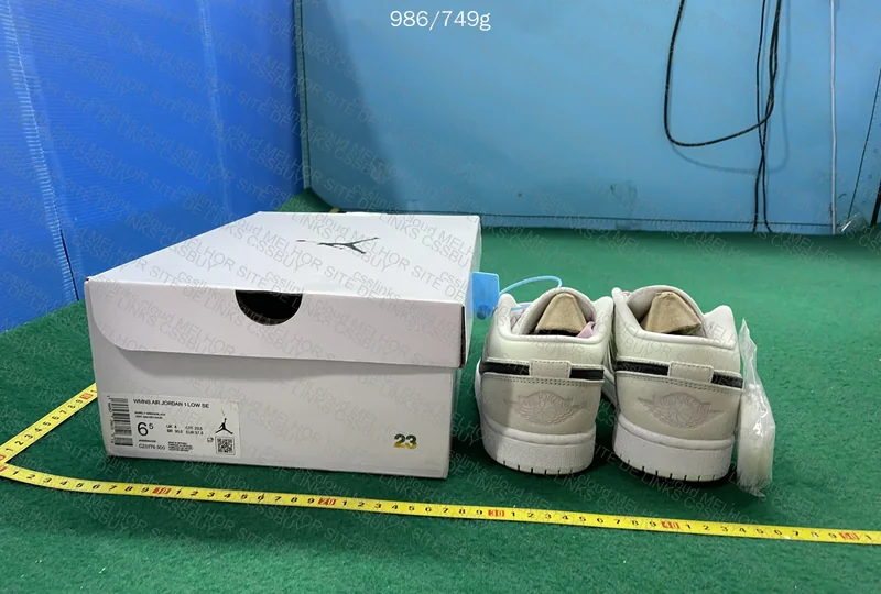 Air Jordan 1 Low SE Barely Green