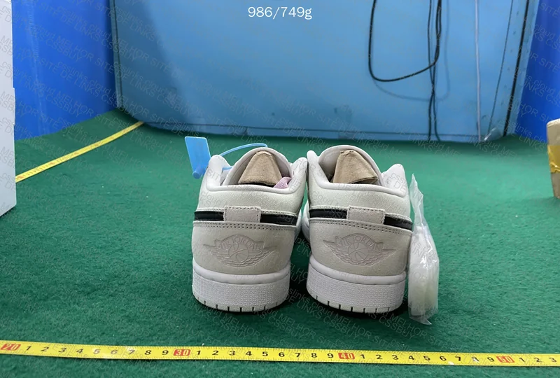 Air Jordan 1 Low SE Barely Green 4