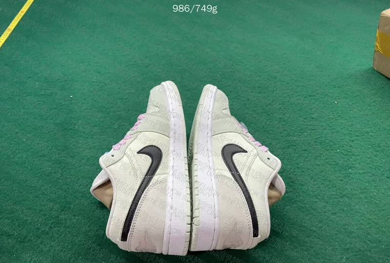 Air Jordan 1 Low SE Barely Green 6