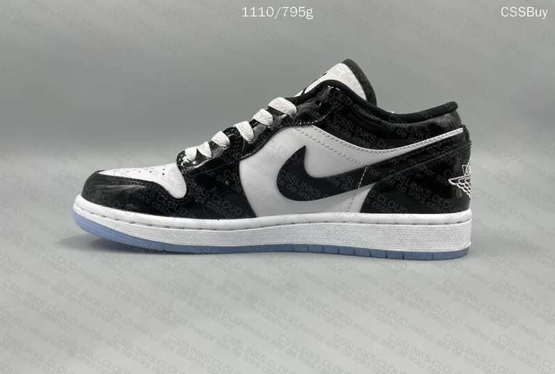 Air Jordan 1 Low SE Concord 3